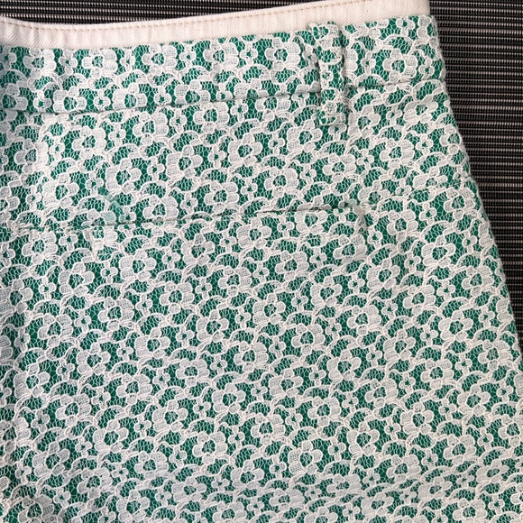 *worn twice* Anthropologie Cartonnier lace shorts (size 10) - Picture 4 of 8